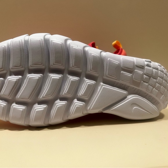 Nike Shoes - Picture 4 of 5